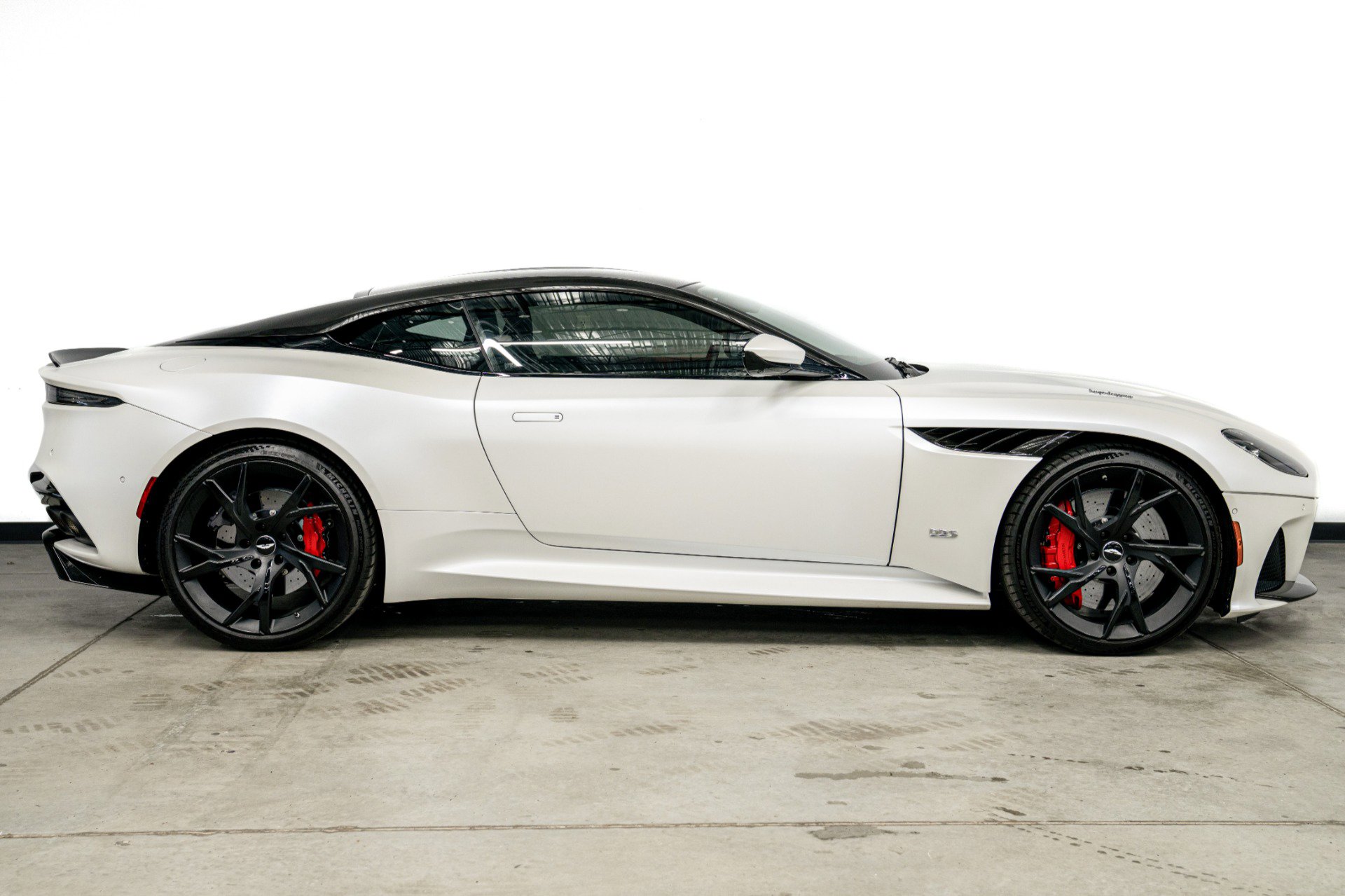 Used 2019 Aston Martin DBS Superleggera image 41