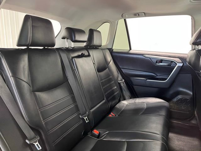 Used 2021 Toyota RAV4 XLE Premium image 13