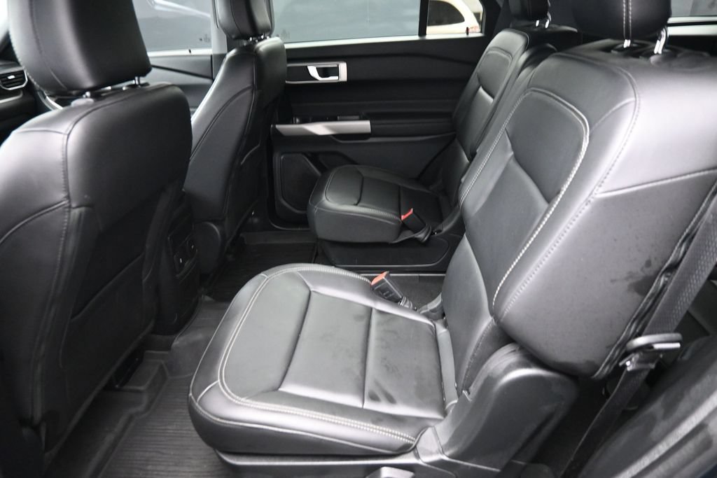 Used 2024 Ford Explorer XLT w/ Equipment Group 202A AWD/4WD image 24