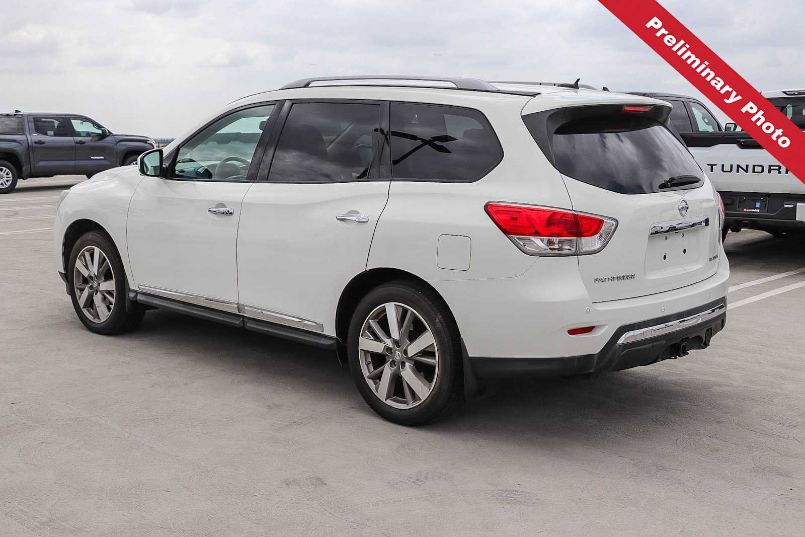 Used 2013 Nissan Pathfinder Platinum FWD image 8