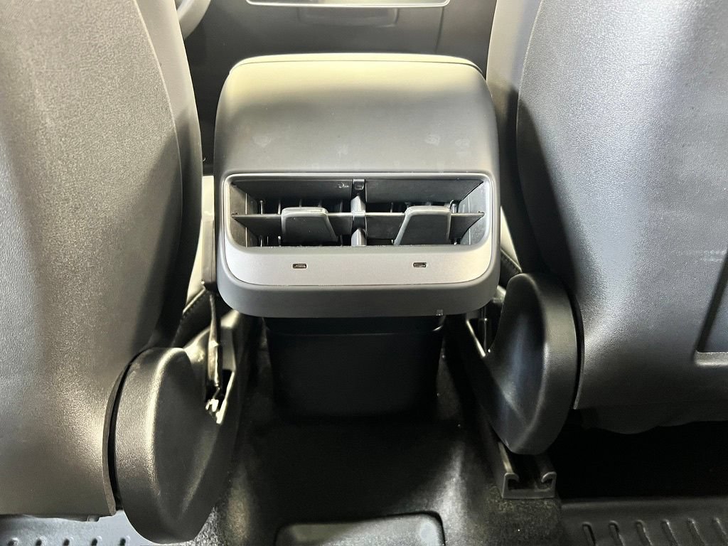 Used 2025 Tesla Model Y Long Range AWD/4WD image 21