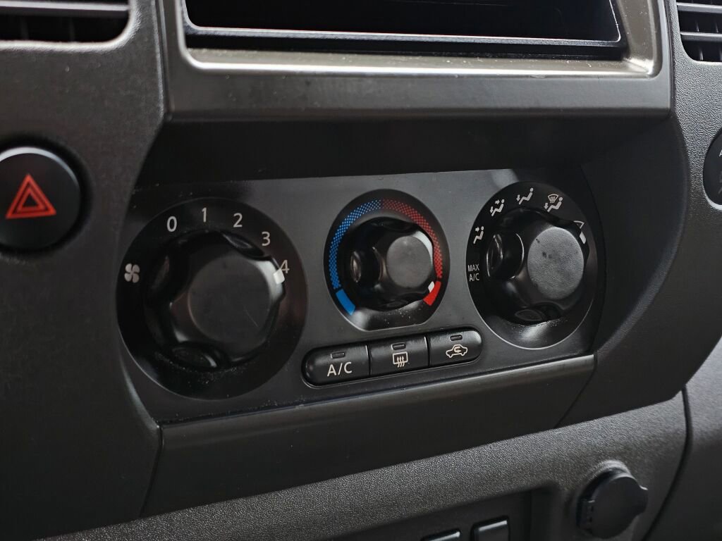 Used 2007 Nissan Xterra S w/ Side & Curtain Airbag Pkg image 21