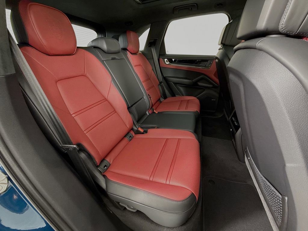 New 2026 Porsche Cayenne GTS image 33