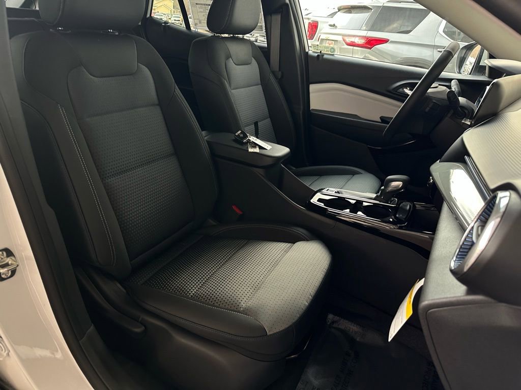 New 2026 Chevrolet Trax LT w/ Driver Confidence Package image 18