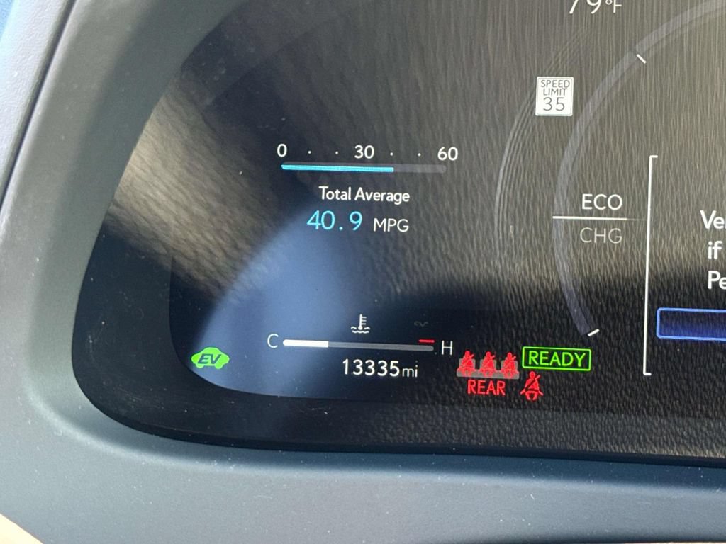 Used 2025 Lexus UX 300h AWD w/ Accessory Package (Z1) image 32