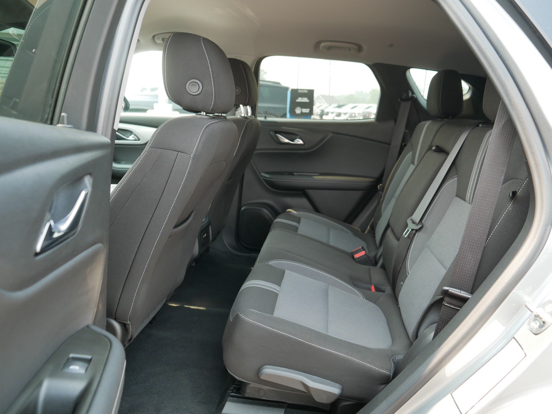Used 2025 Chevrolet Blazer LT AWD/4WD image 34