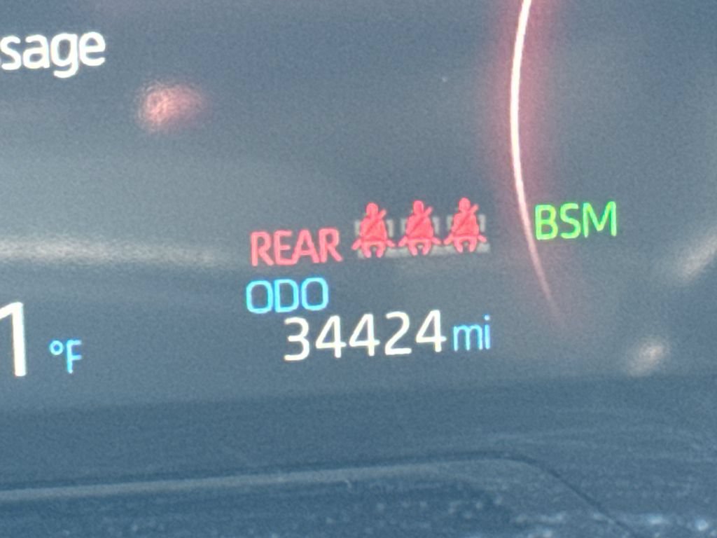Used 2025 Toyota RAV4 XLE AWD/4WD image 18