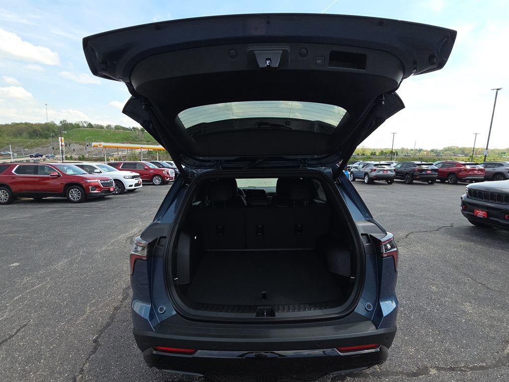 New 2026 Chevrolet Equinox RS w/ Convenience Package III FWD image 31