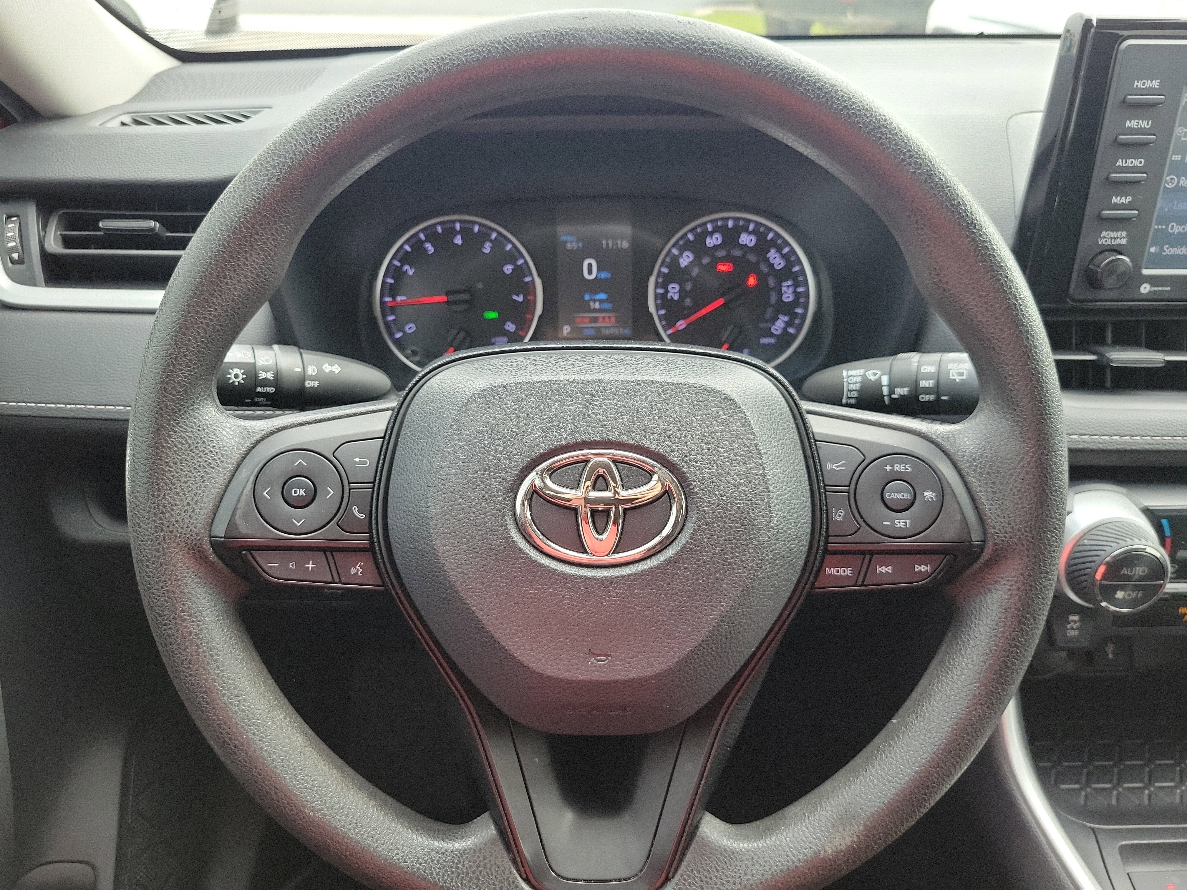 Used 2021 Toyota RAV4 XLE image 23