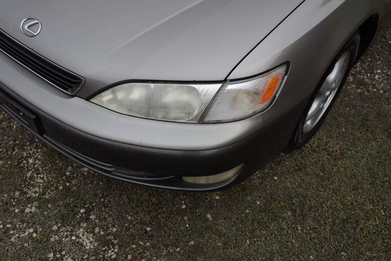 Used 1998 Lexus ES 330 w/ Leather Trim Pkg FWD image 24