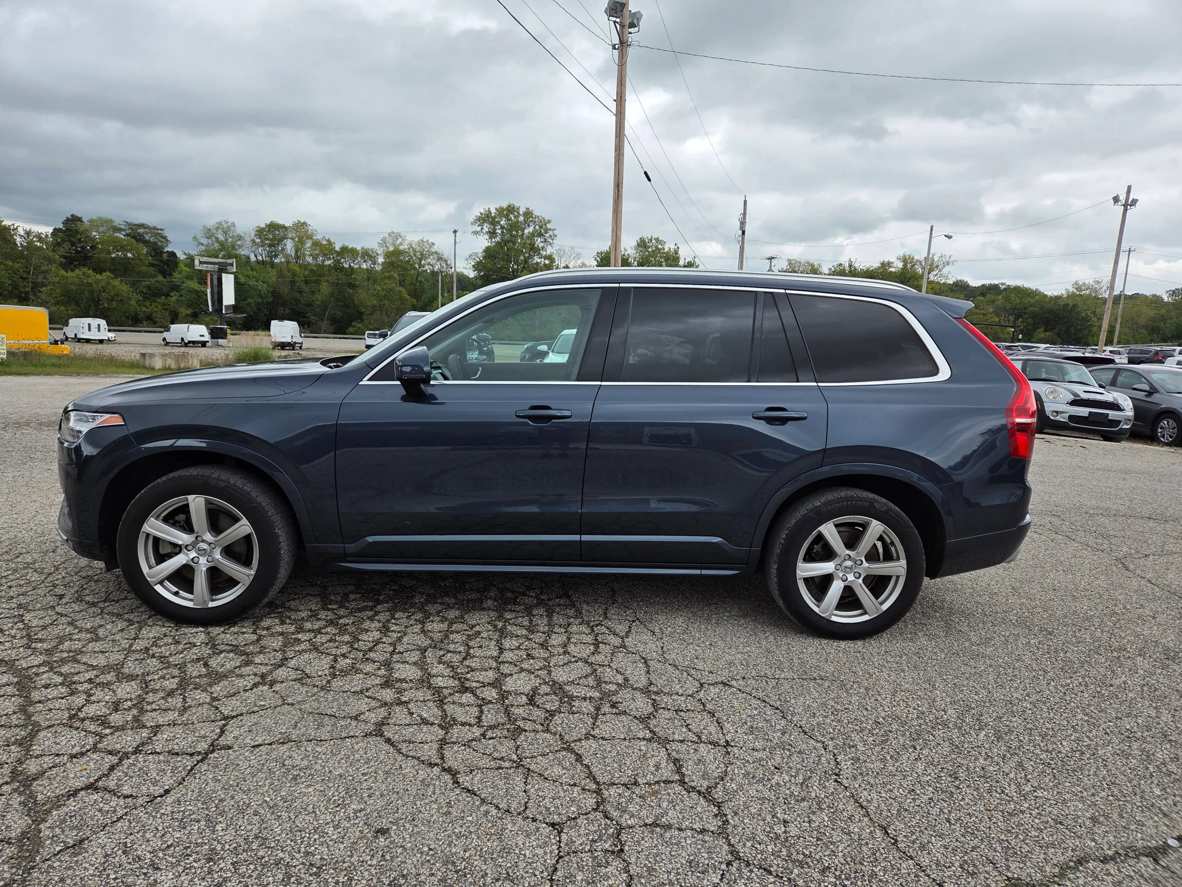 Used 2020 Volvo XC90 T6 Momentum