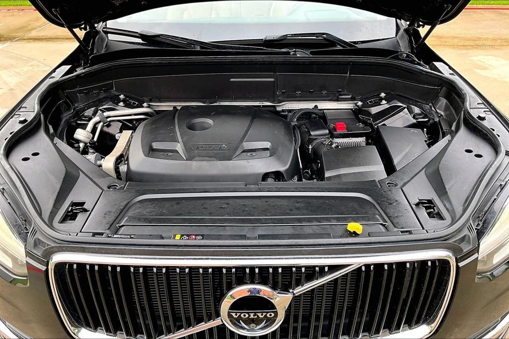 Used 2016 Volvo XC90 T6 Momentum w/ Momentum Plus Package AWD/4WD image 13