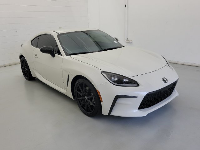 Used 2025 Toyota GR86 Premium RWD image 6