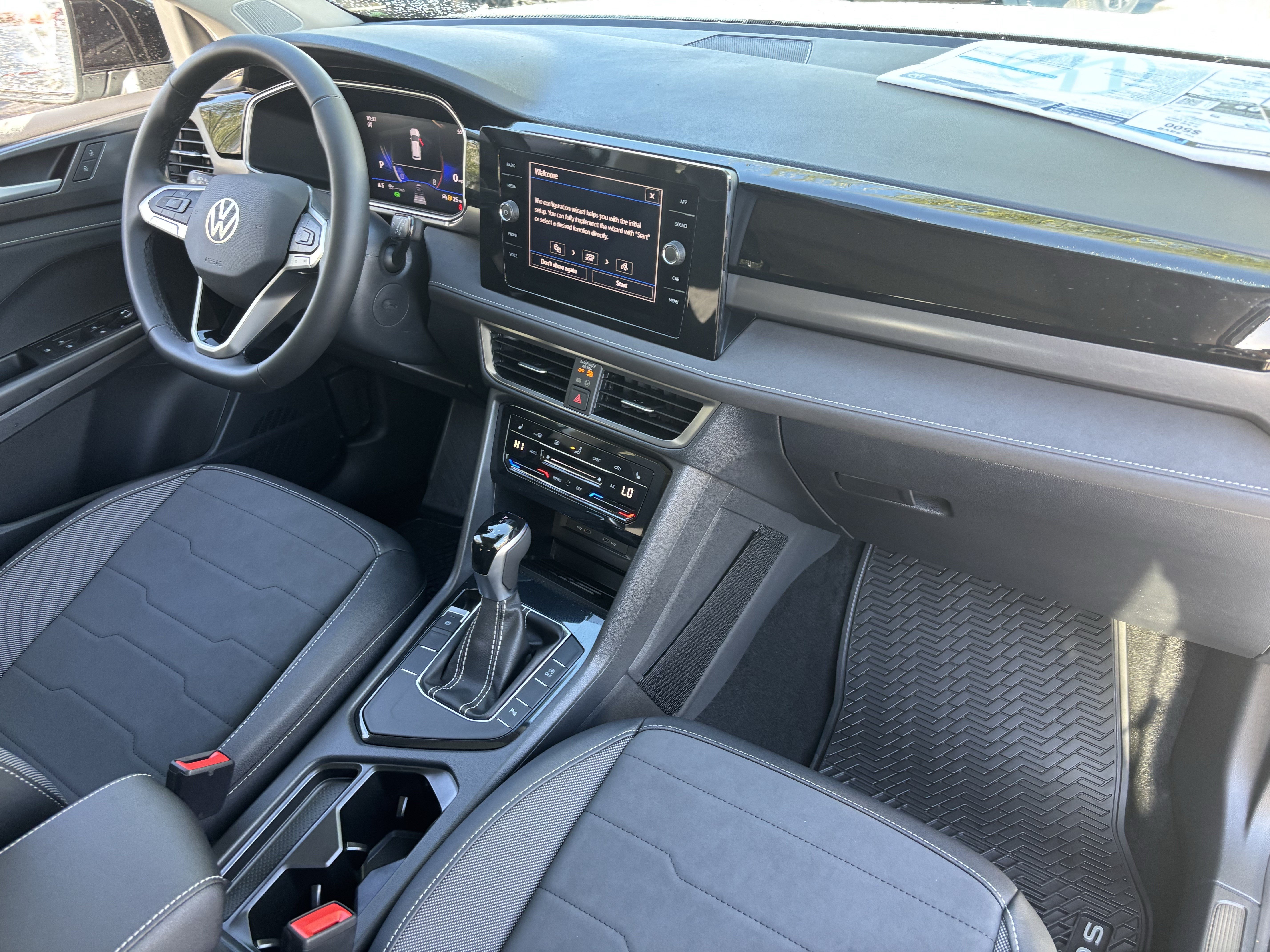 New 2026 Volkswagen Taos SE FWD image 9