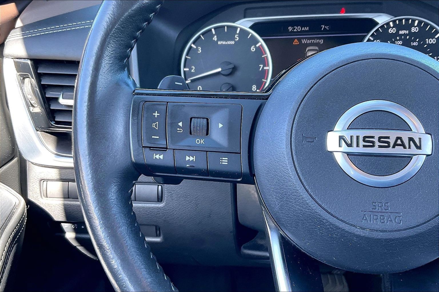 Used 2021 Nissan Rogue SV image 19