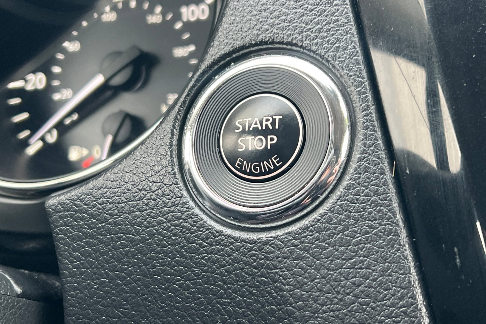 Used 2019 Nissan Rogue SV image 19