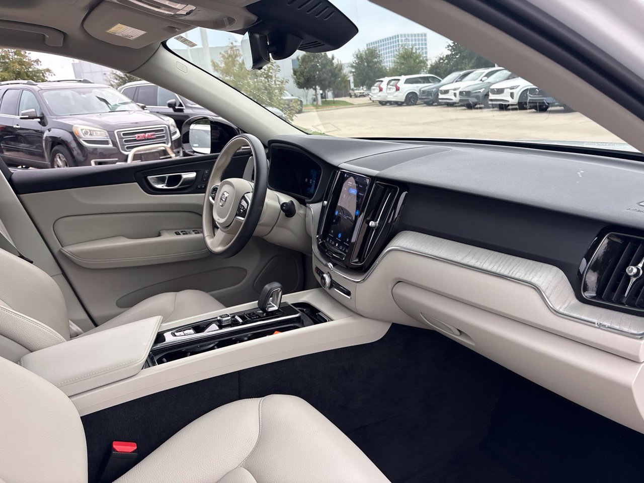 Used 2024 Volvo XC60 B5 Plus w/ Protection Package Premier AWD/4WD image 14