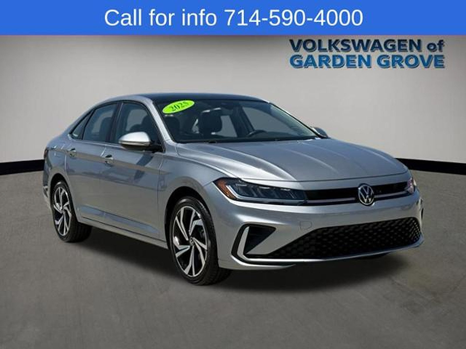 Used 2025 Volkswagen Jetta SEL FWD image 2