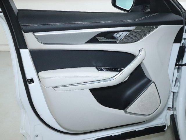 Certified 2025 Jaguar F-PACE R-Dynamic S image 33