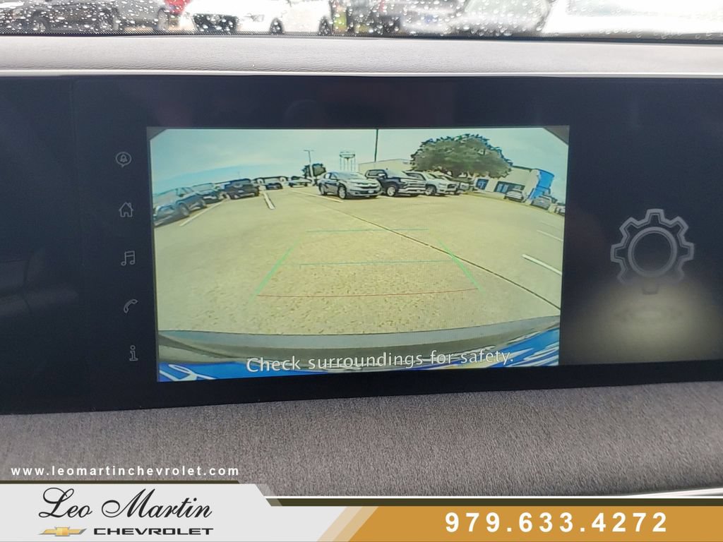 Used 2025 Nissan Kicks SV FWD image 22