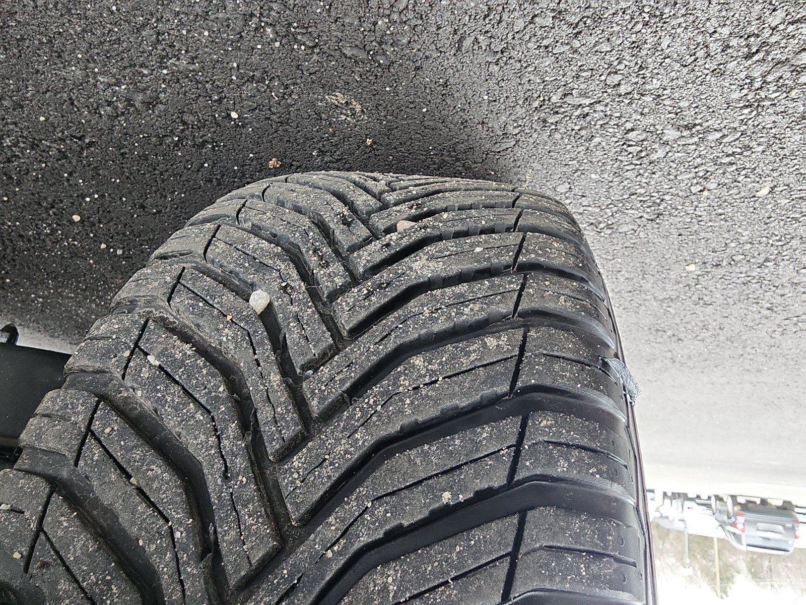 Used 2016 Volkswagen e-Golf SE w/ DC Fast Charging Package image 10