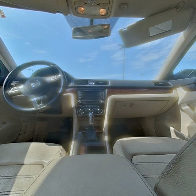 Used 2012 Volkswagen Passat 2.5 SEL FWD image 23