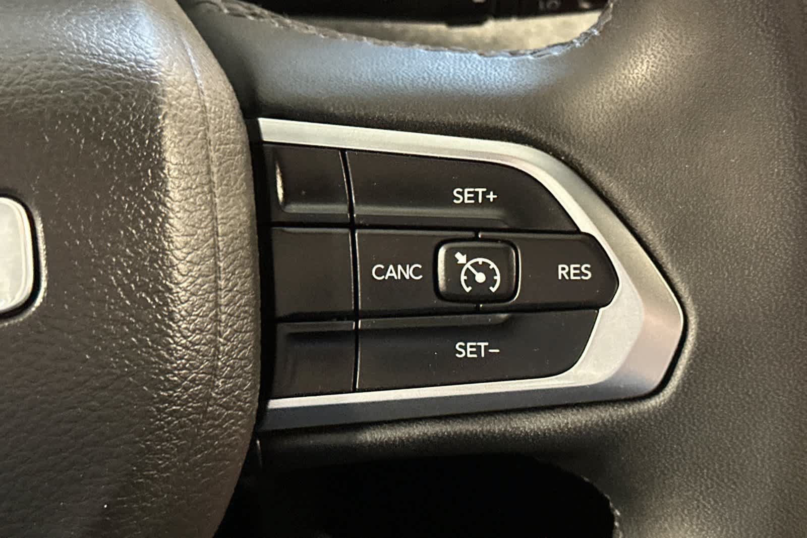Used 2024 Jeep Compass Latitude AWD/4WD image 19