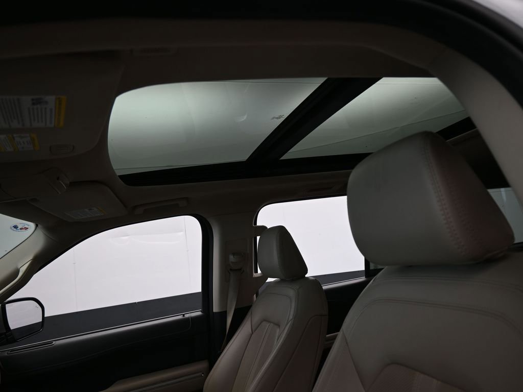 Used 2023 Ford Expedition Max Limited image 11