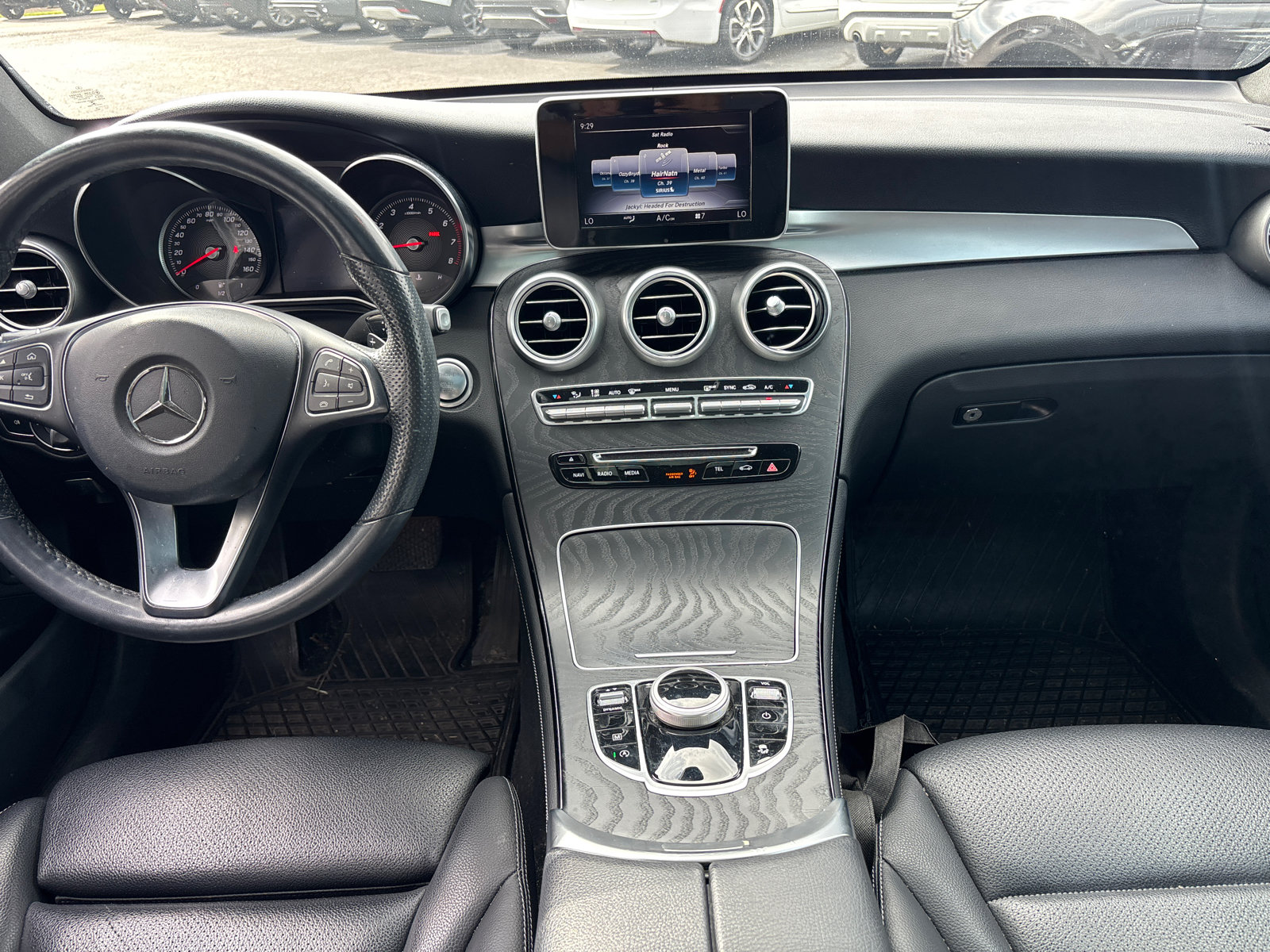 Used 2018 Mercedes-Benz GLC 300 4MATIC image 28