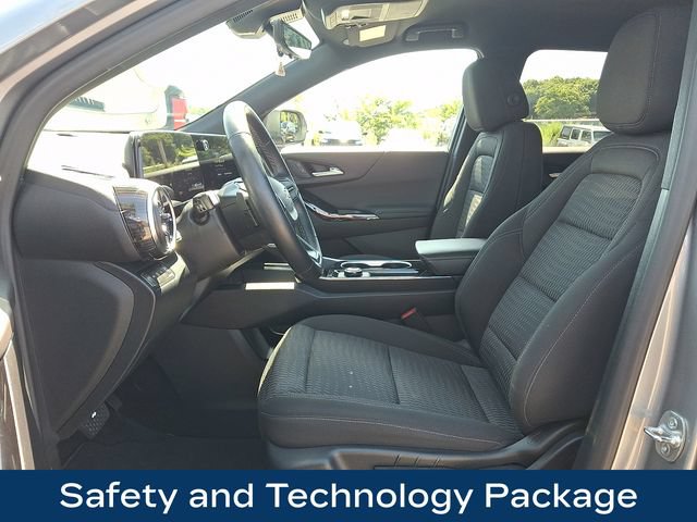 Used 2026 Chevrolet Equinox LT w/ Safety and Technology Package AWD/4WD image 2