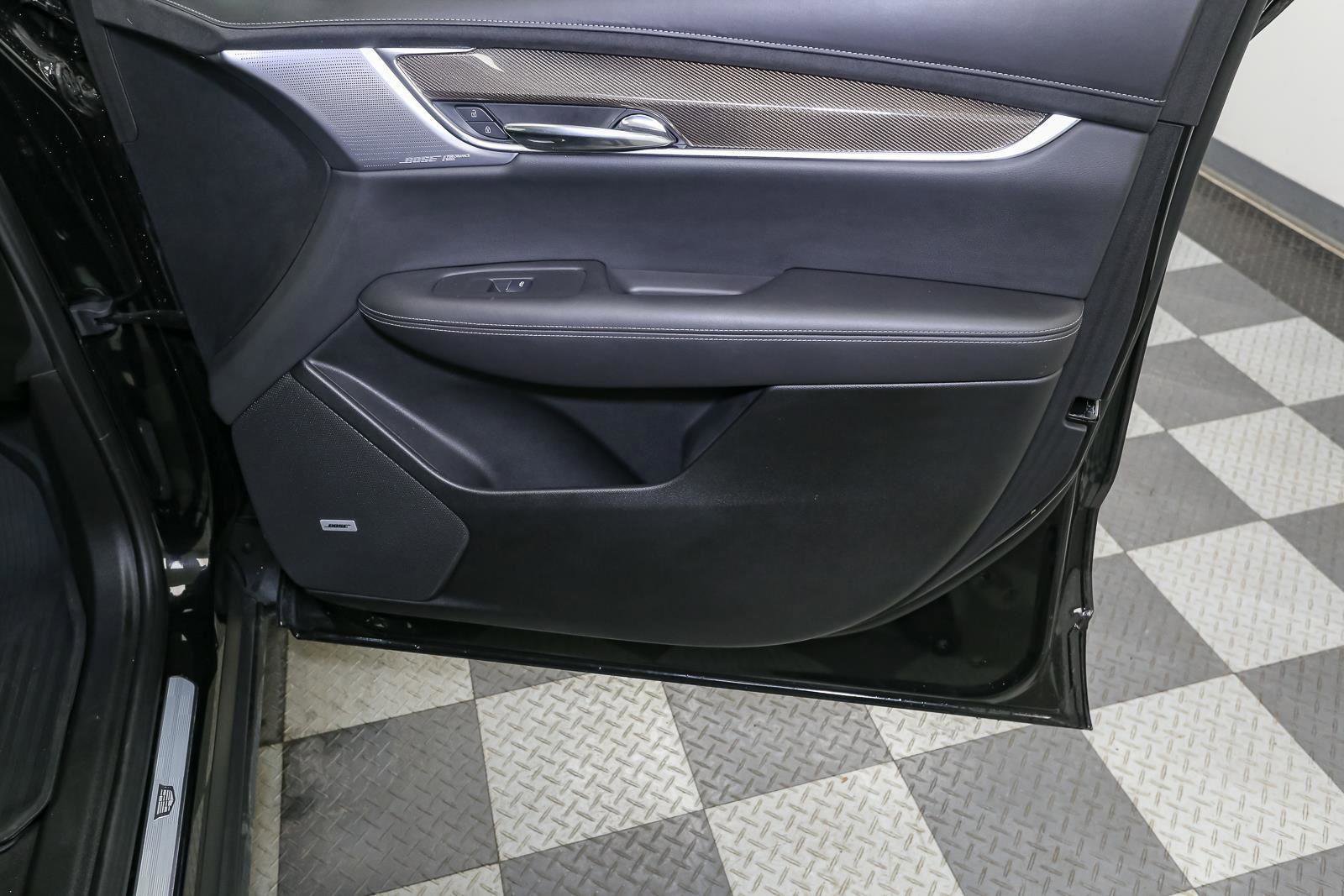 Used 2024 Cadillac XT6 Premium Luxury w/ Platinum Package image 24