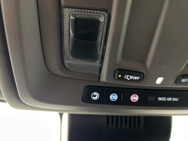 Used 2025 Chevrolet Silverado 2500 LT w/ Convenience Package image 13