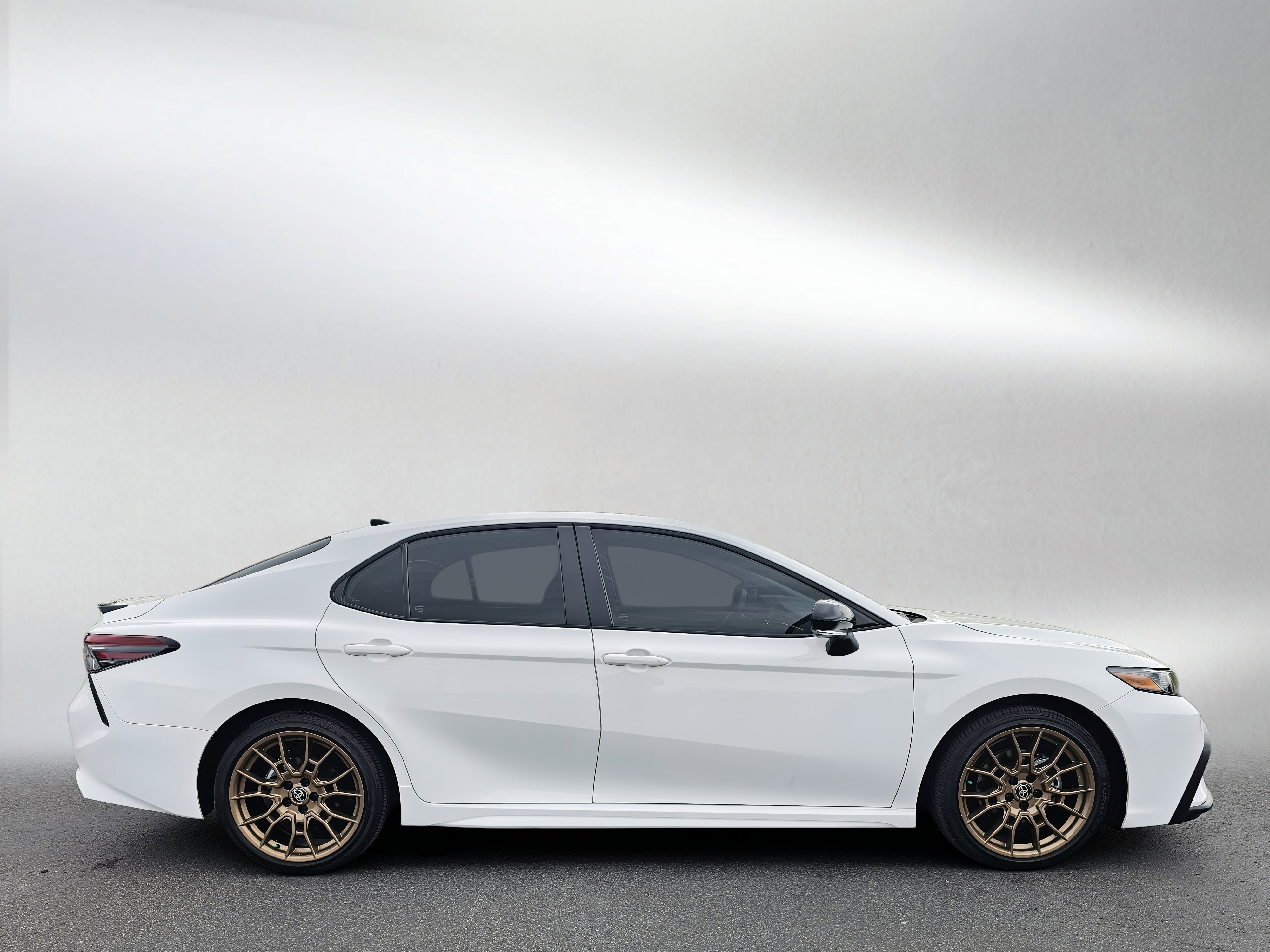 Used 2024 Toyota Camry SE w/ Convenience Package AWD/4WD image 6