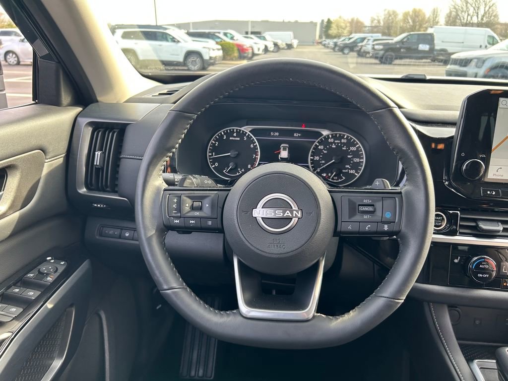Used 2024 Nissan Pathfinder SL image 10