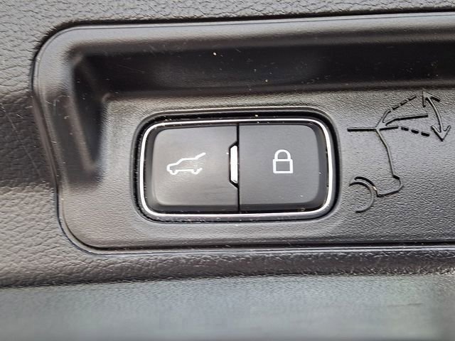 Used 2020 Ford Explorer Limited image 41