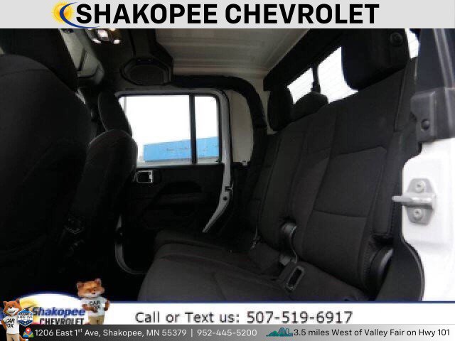 Used 2023 Jeep Gladiator Overland image 8