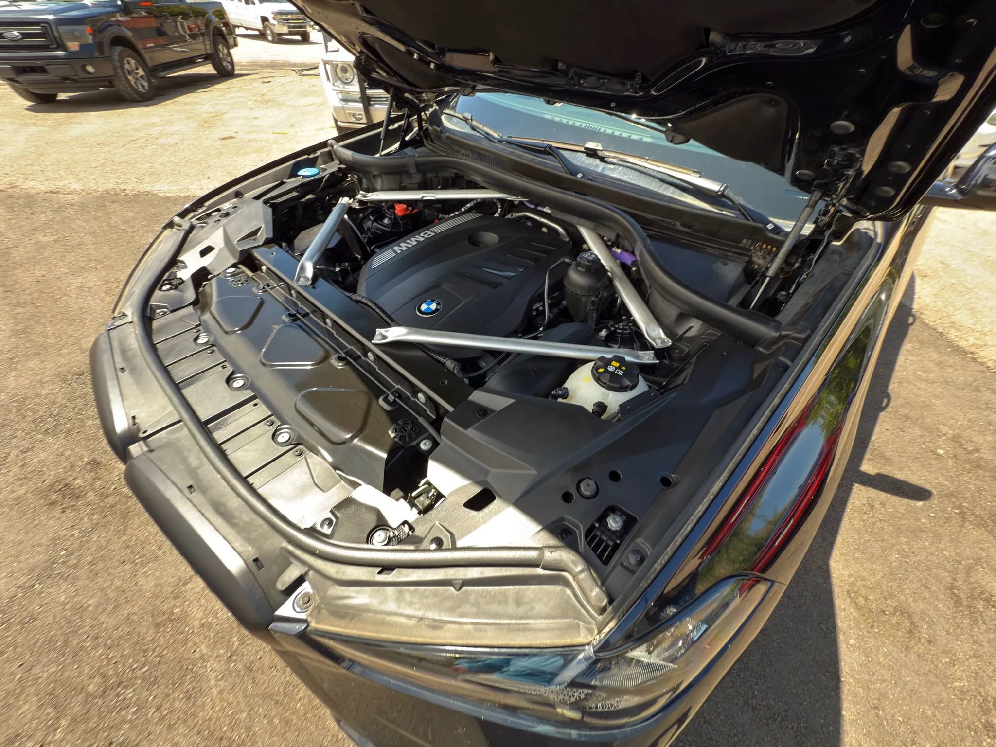 Used 2024 BMW X5 xDrive40i w/ M Sport Package image 4