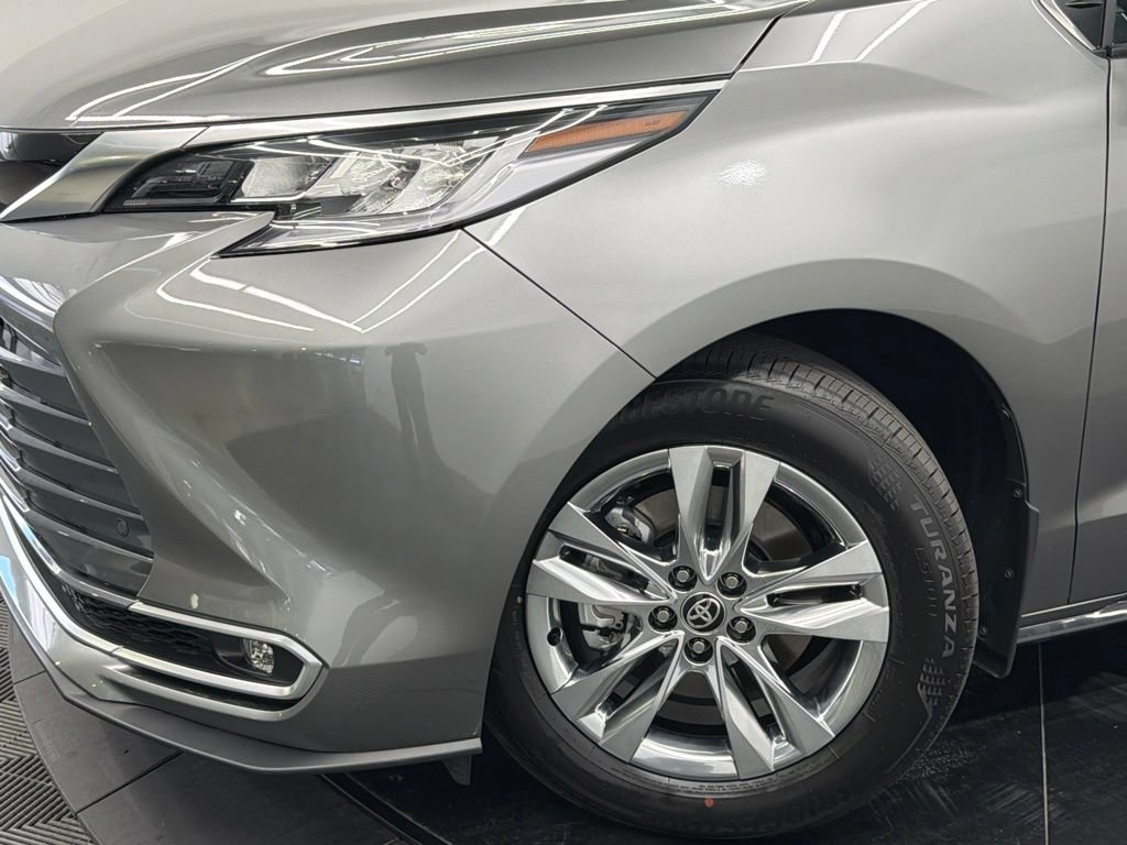 Certified 2026 Toyota Sienna Limited FWD image 5