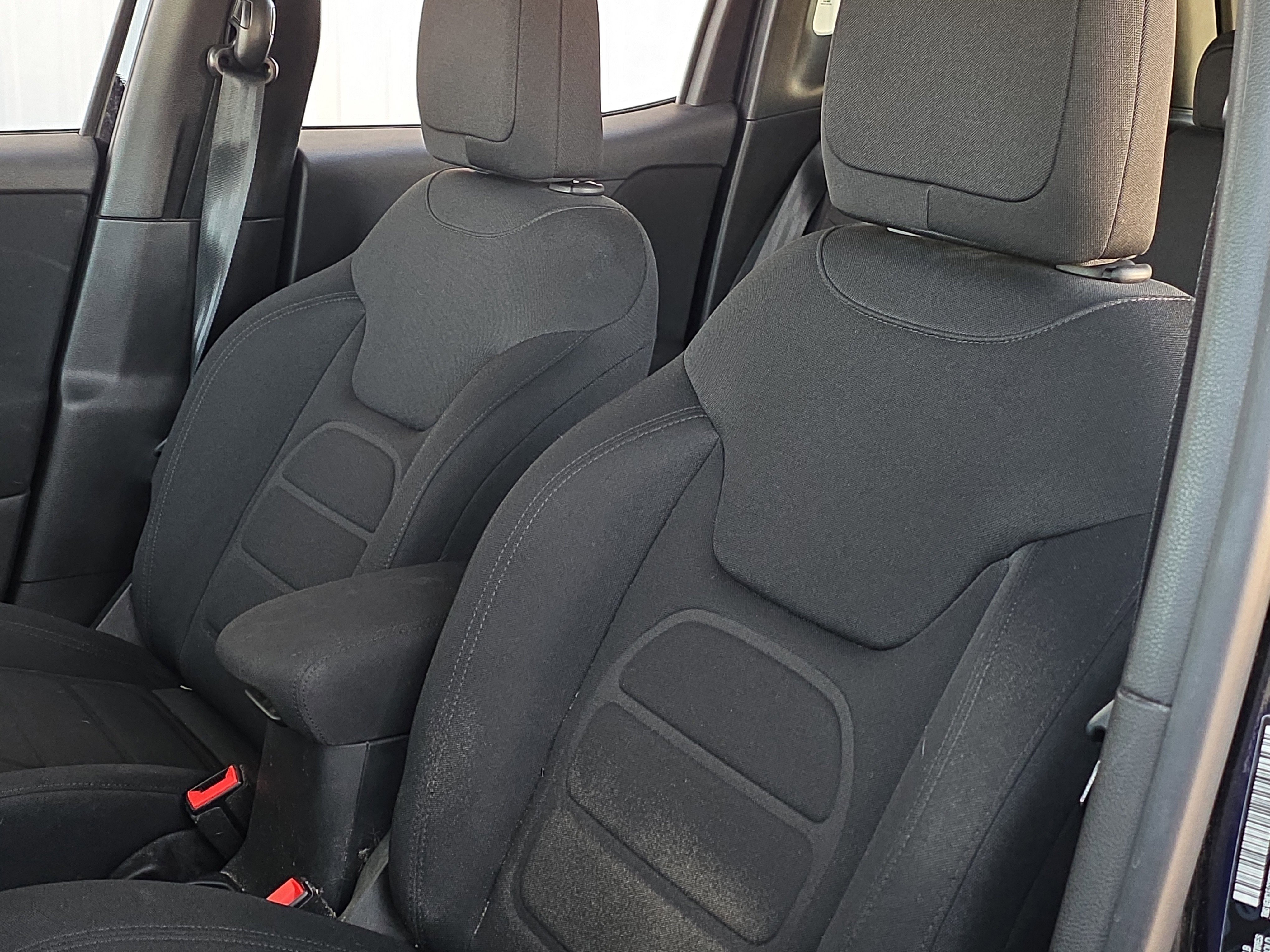 Used 2019 Jeep Renegade Latitude image 12