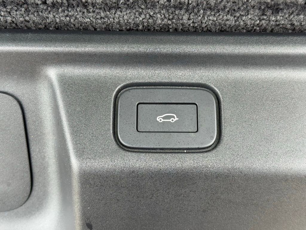 Used 2025 Land Rover Range Rover Long Wheelbase SE AWD/4WD image 40