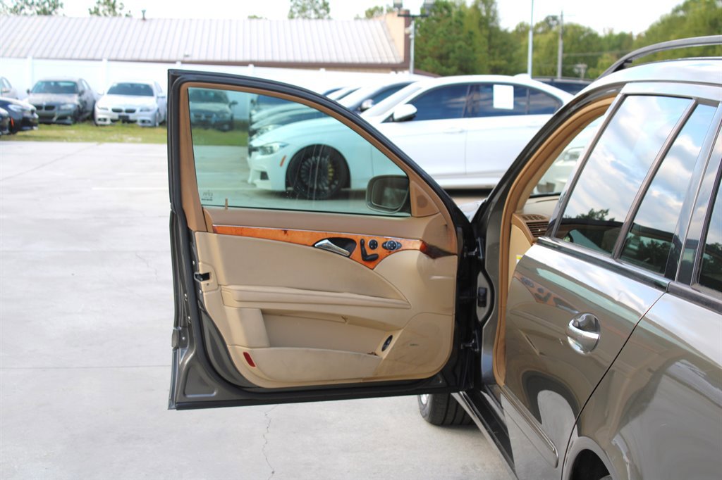 Used 2008 Mercedes-Benz E 350 4MATIC Wagon image 25