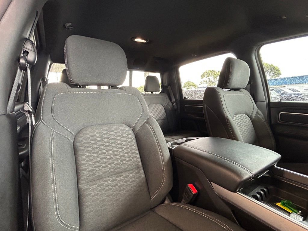 Used 2025 RAM 1500 Big Horn RWD image 31