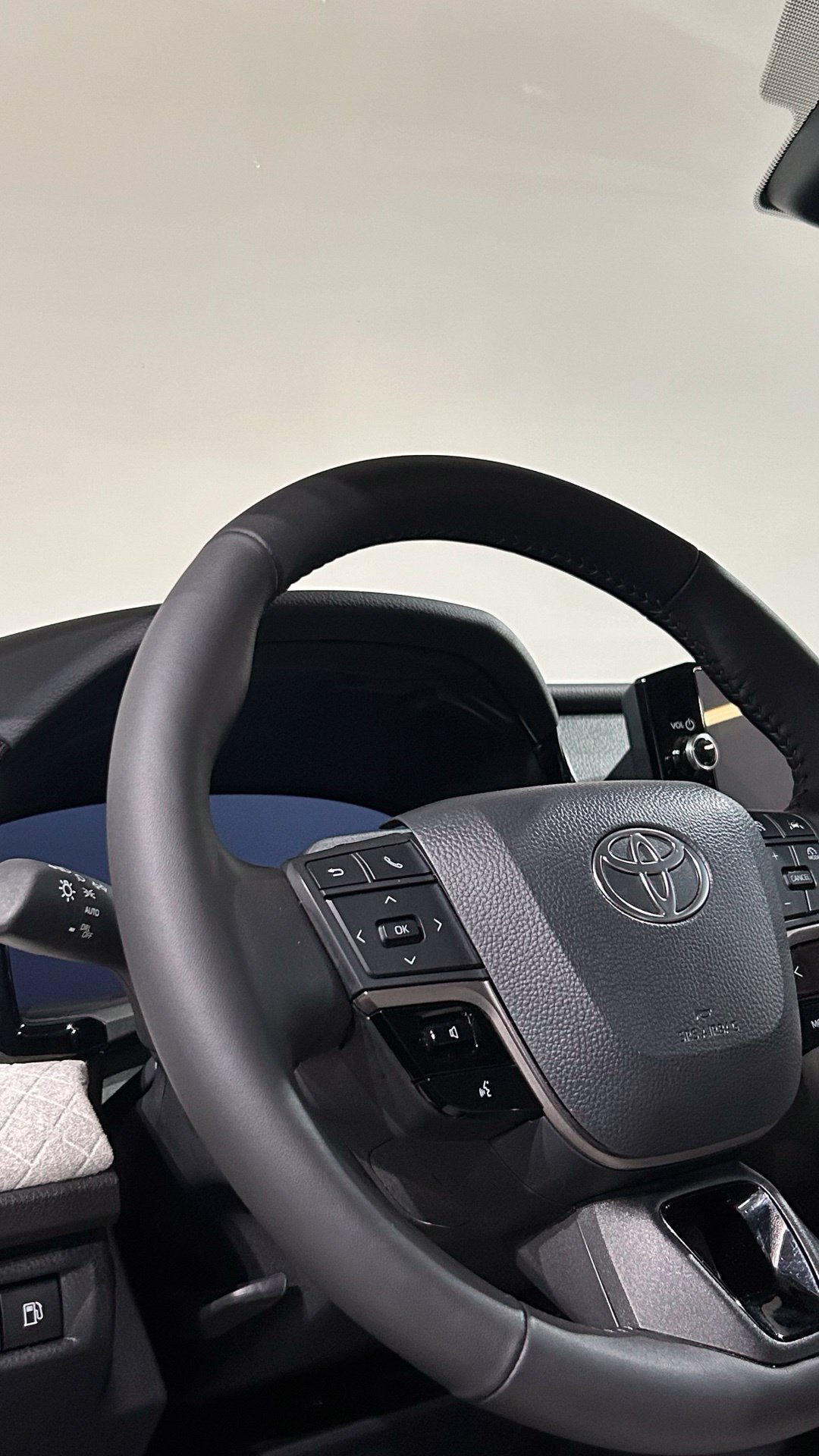 Used 2026 Toyota Camry XLE w/ Premium Plus Package AWD/4WD image 41