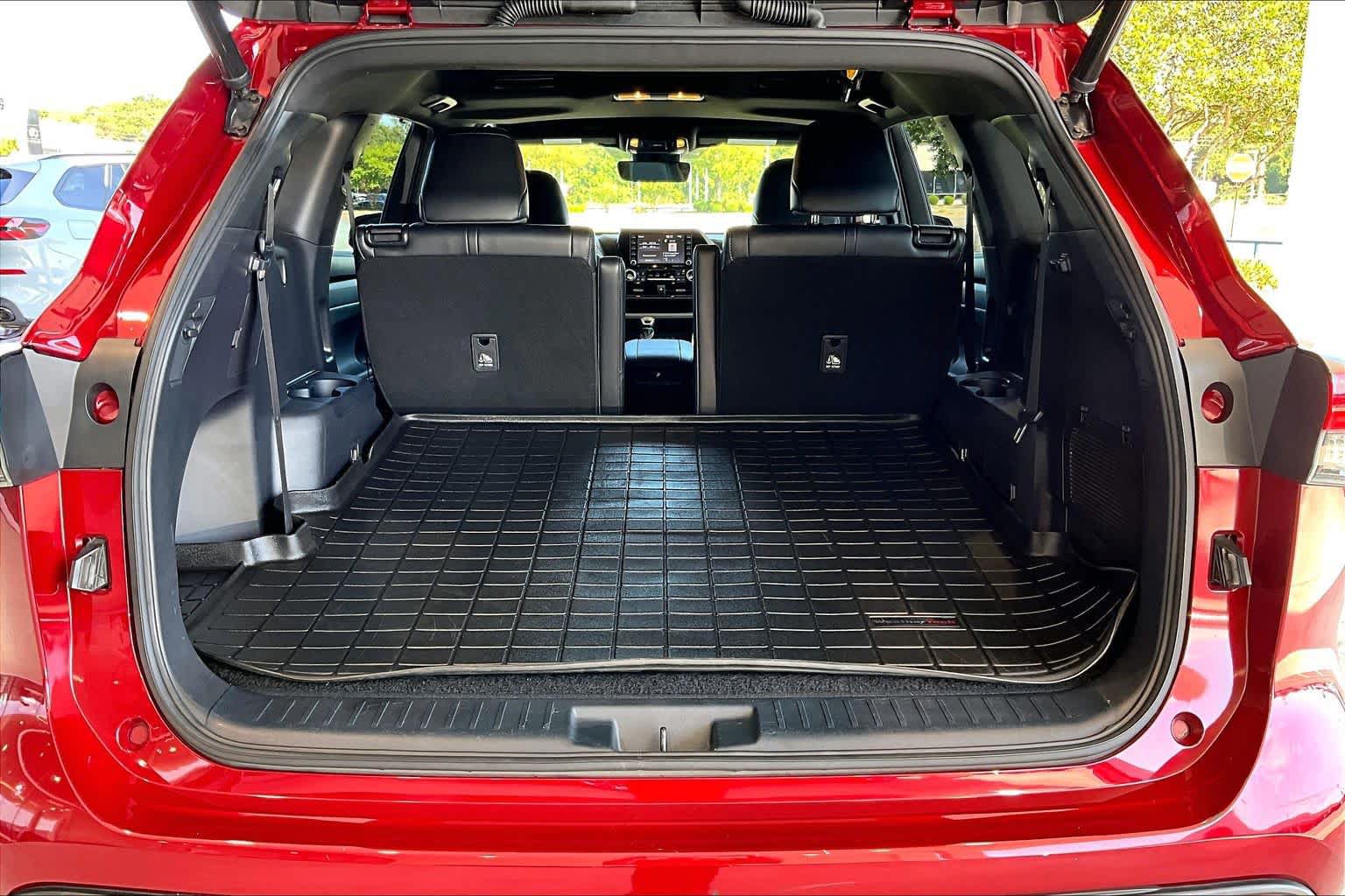 Used 2022 Toyota Highlander XSE FWD image 34