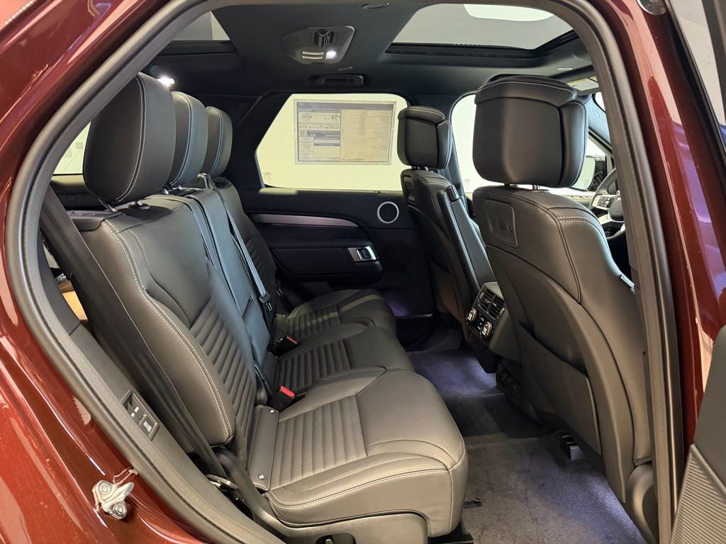 New 2026 Land Rover Discovery Limited Edition AWD/4WD image 17