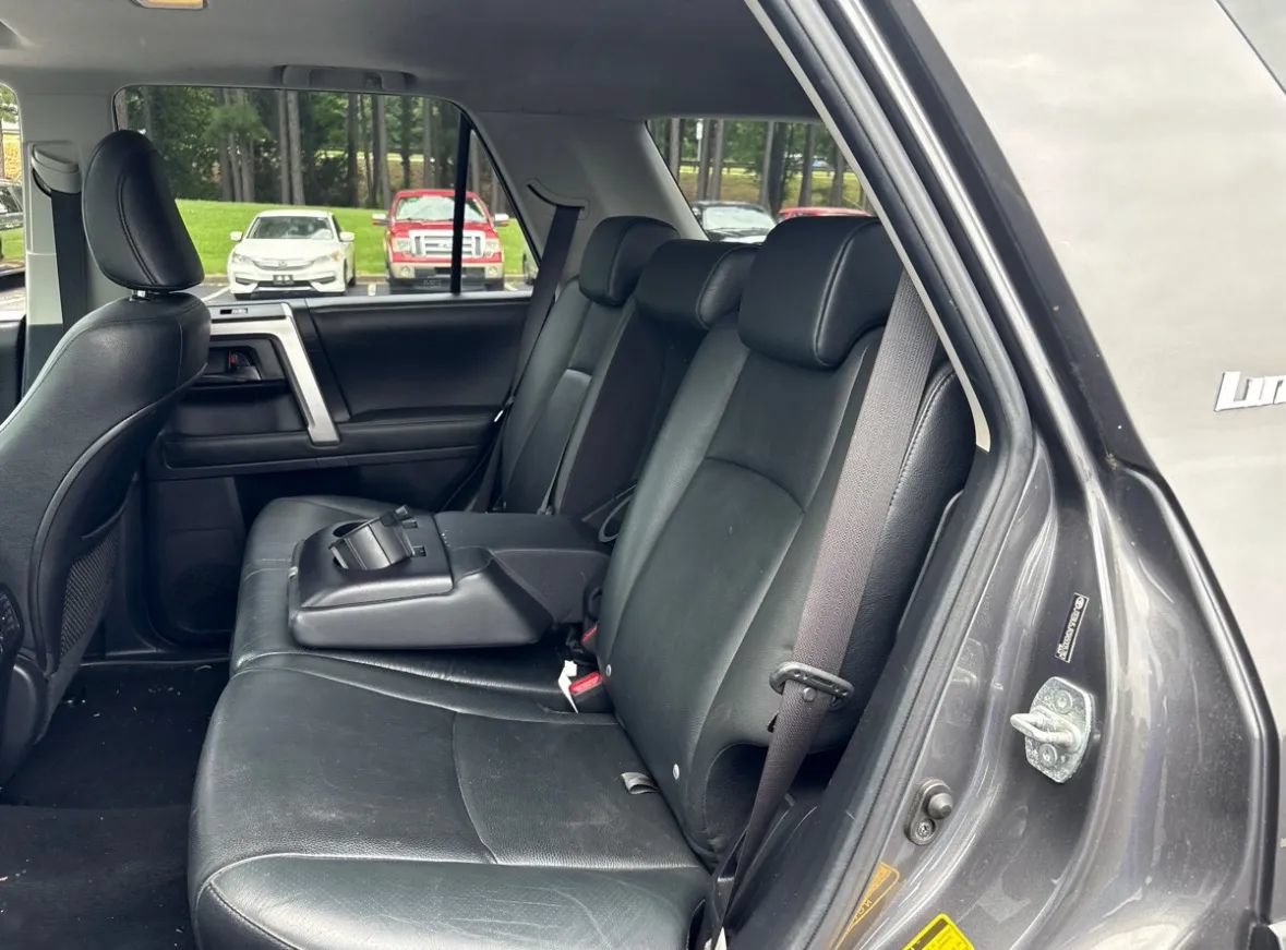 Used 2010 Toyota 4Runner Limited AWD/4WD image 4
