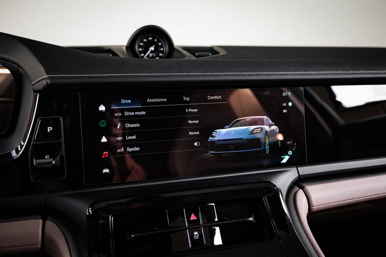 Certified 2026 Porsche Panamera 4 E-Hybrid AWD/4WD image 18
