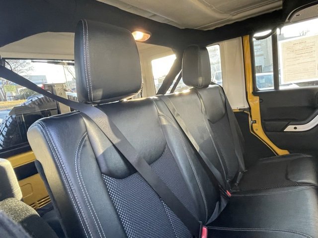 Used 2015 Jeep Wrangler Unlimited Sahara image 27