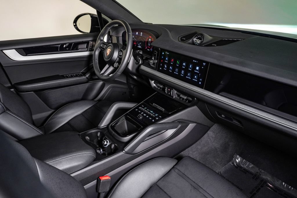 Certified 2025 Porsche Cayenne Coupe AWD/4WD image 14