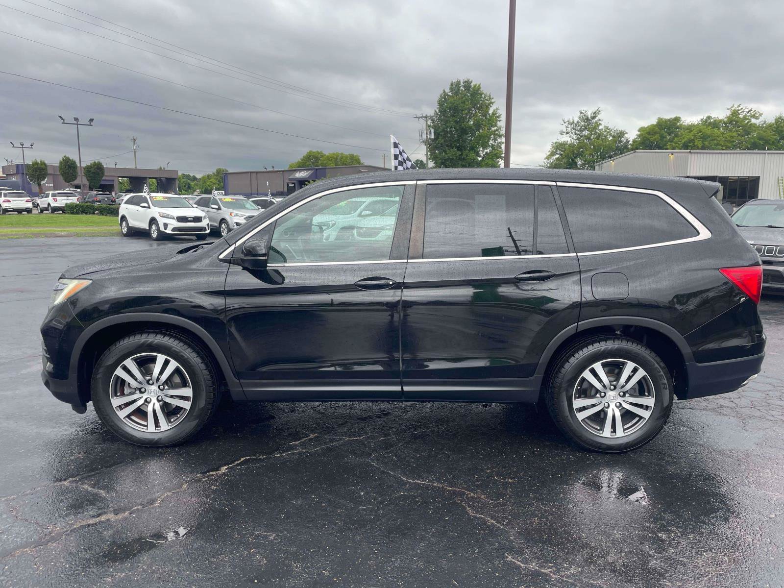 Used 2017 Honda Pilot EX-L image 4